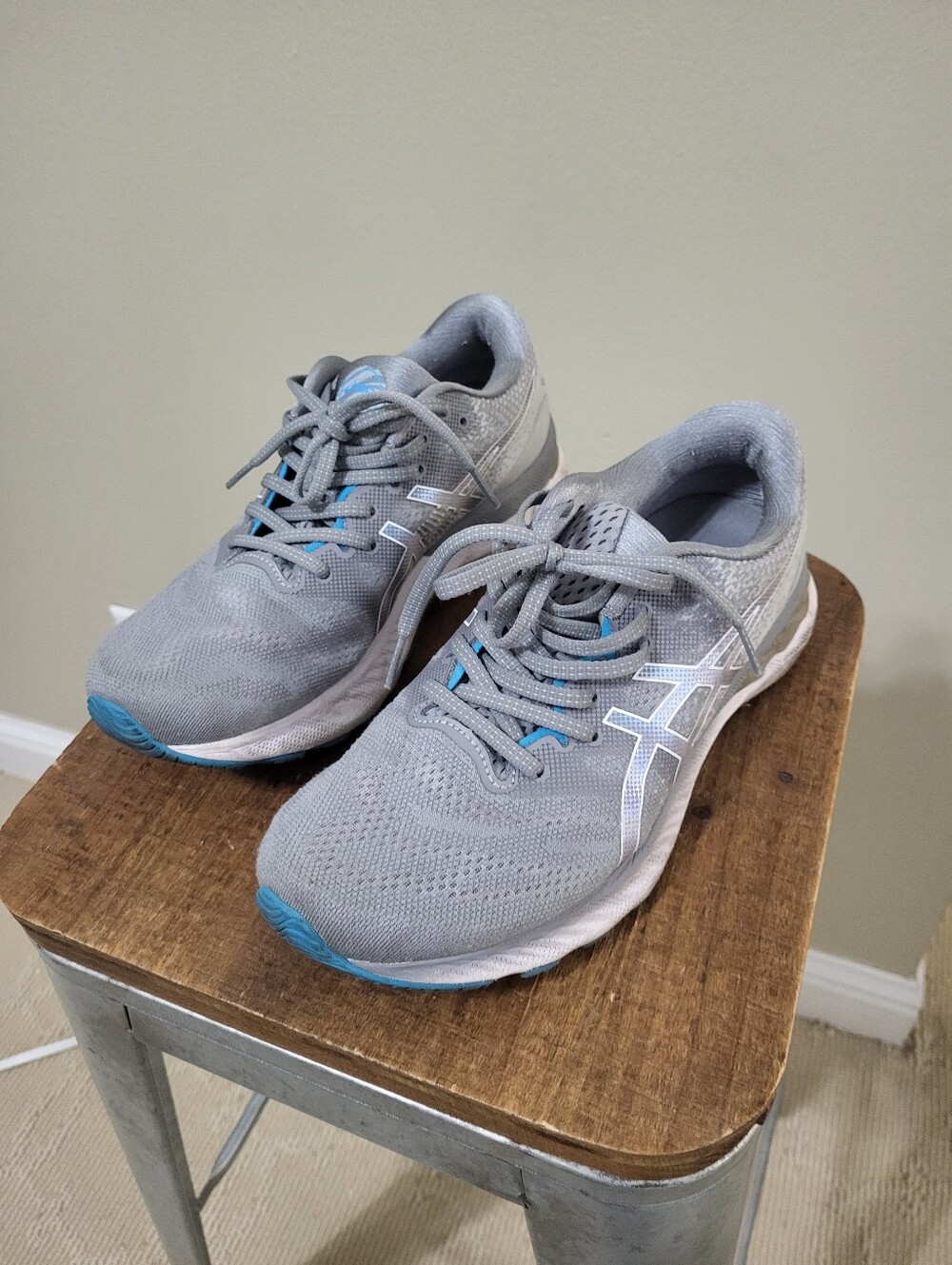 ASICS GEL- NINBUS 23 Lightweight Grey & Blue Running Shoes